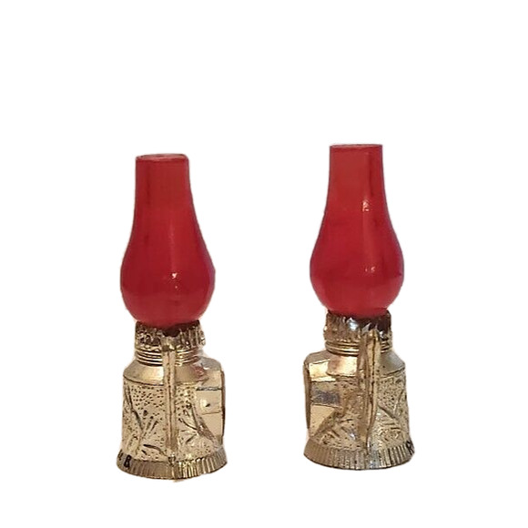New Orleans Plastic Lantern Red Gold Mini Vintage Salt and Pepper Shakers - Picture 4 of 8